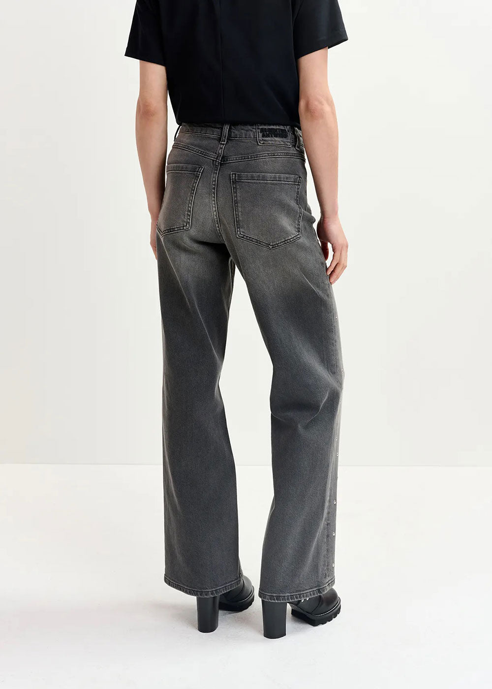 Garment Eyelet Jeans - Domino Style