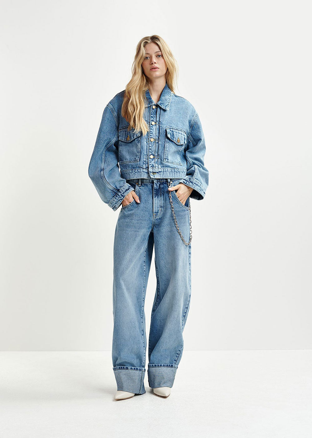 Barrel Leg Jeans - Domino Style