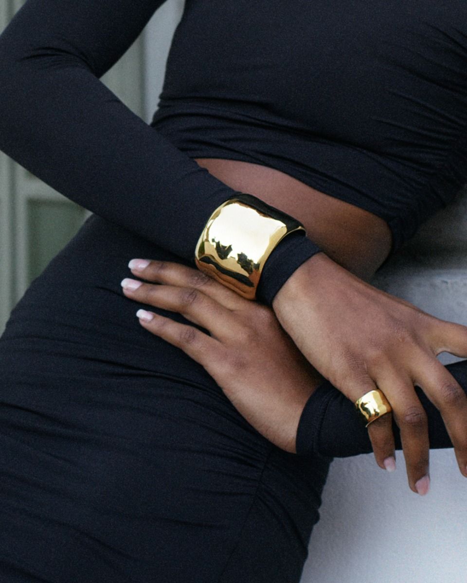 Flowy Bangle Gold - Domino Style