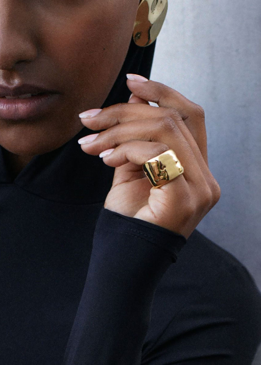 Flowy Ring Gold - Domino Style