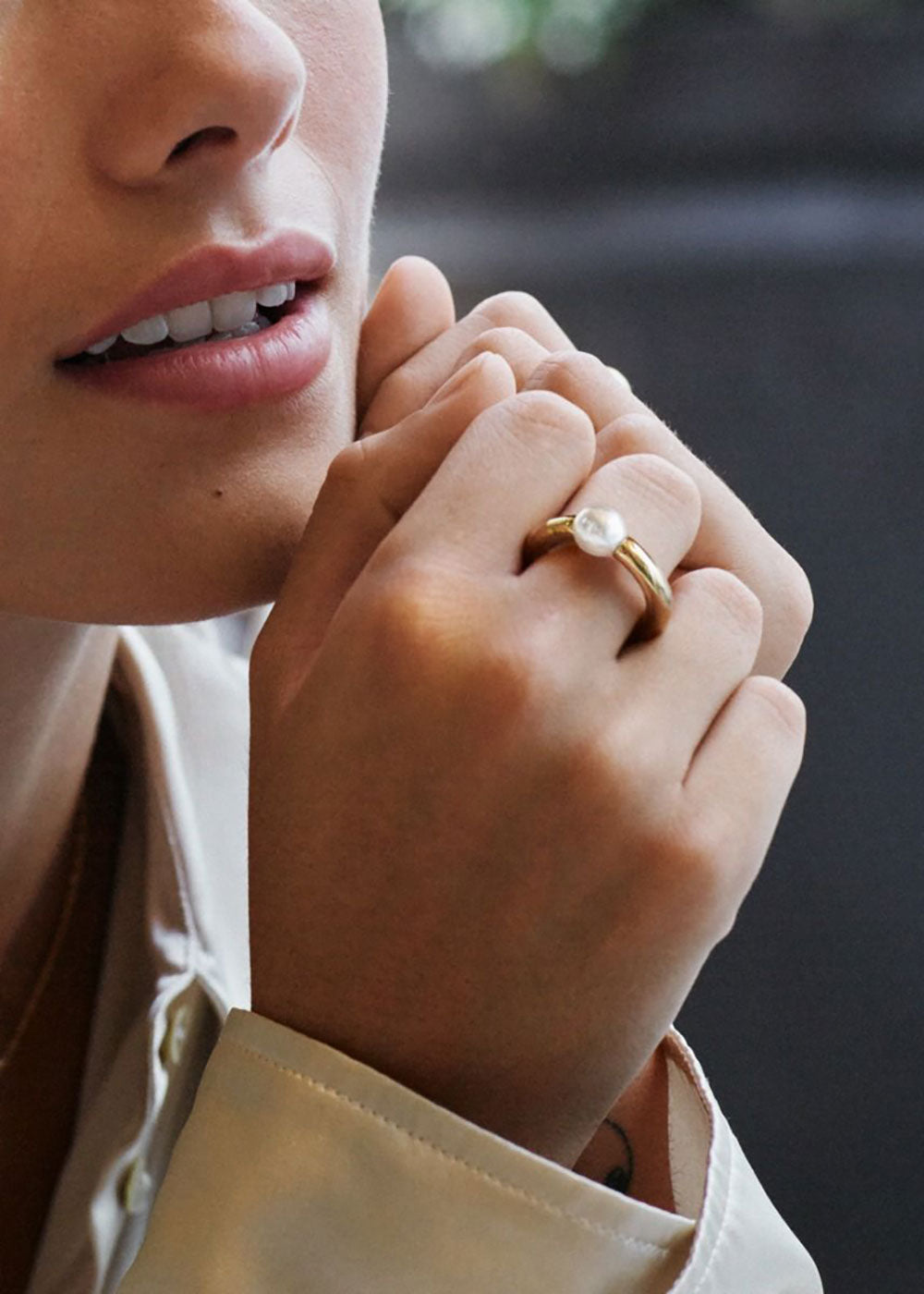 Modernist Pearl Ring Gold - Domino Style